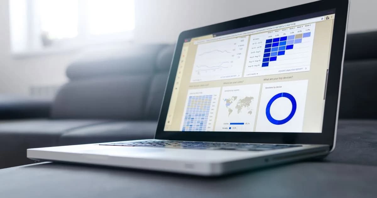 Зв'язка AI-агента з CRM: як це працює і що дає бізнесу